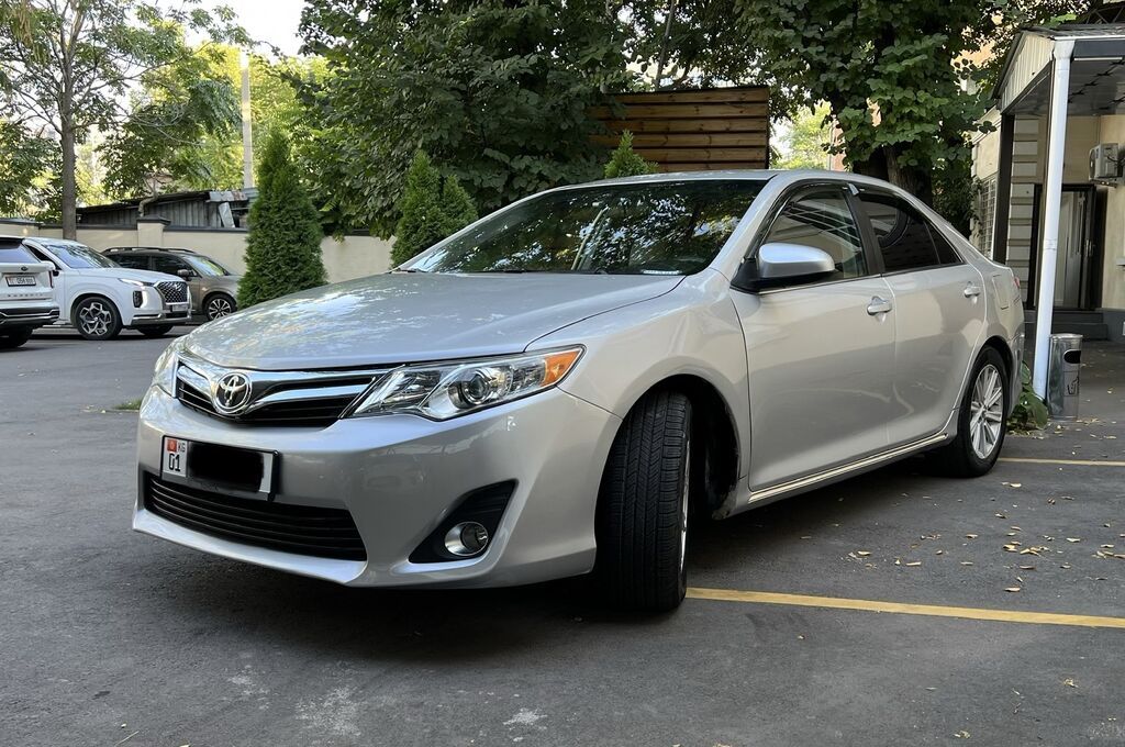 Toyota Camry: 2011 г., 2.5 л, Автомат, Бензин, Седан: фото 2