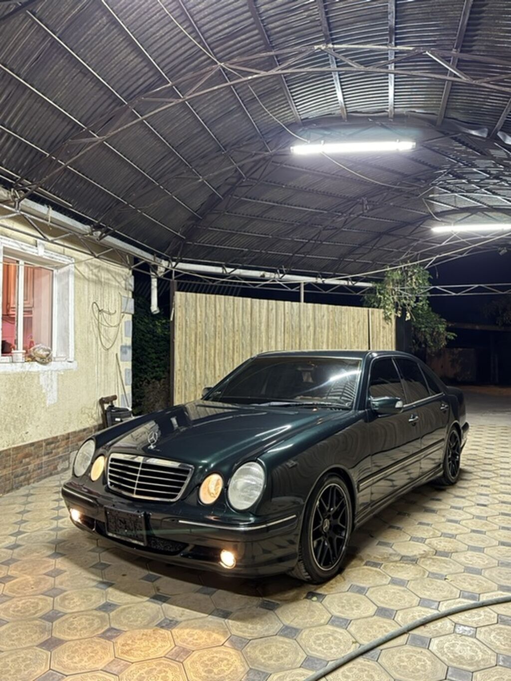Mercedes-Benz E-класс AMG: 2001 г., 5.5 л, Автомат, Бензин, Седан: фото 2