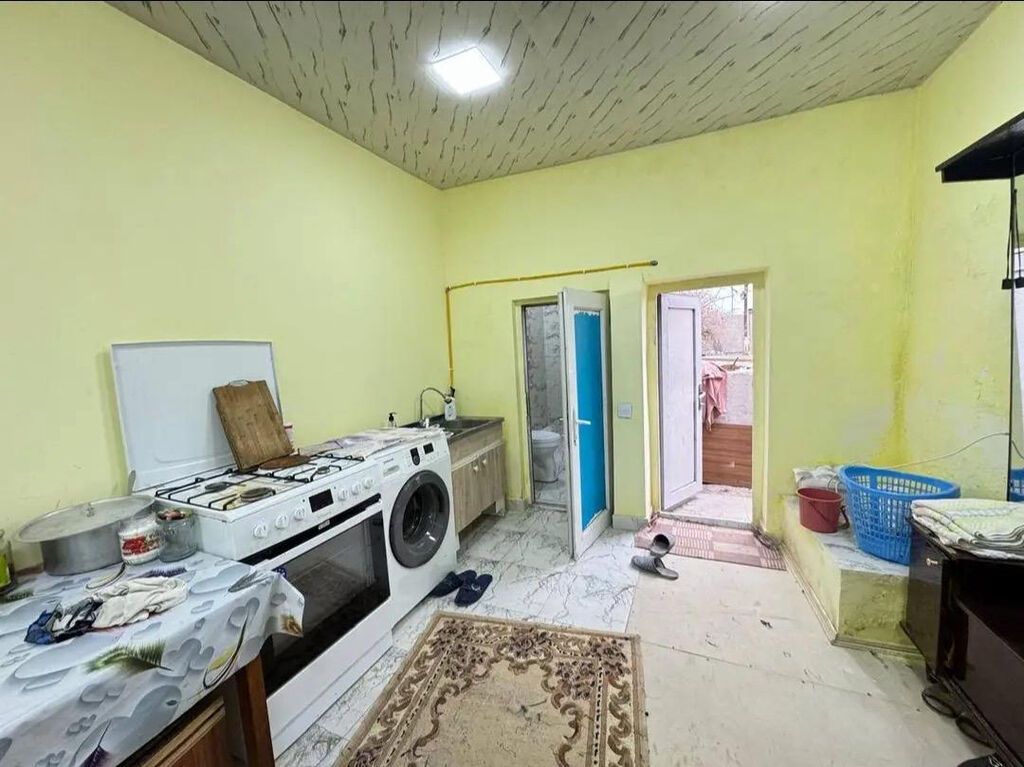Maştağa qəsəbəsində tam mərkəzdə 209 nom məktəbin yuxarı istiqamətində
