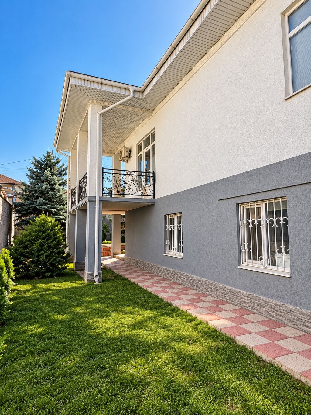 300 м², 6 комнат и более: фото 3