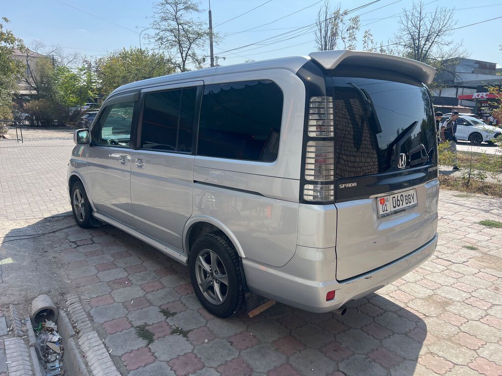 Honda Stepwgn: 2004 г., 2 л, Автомат, Бензин: фото 3