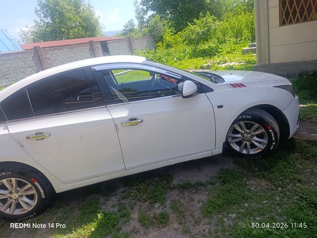 Chevrolet Cruze: 2012 г., 1.6 л, Механика, Бензин, Седан: фото 6