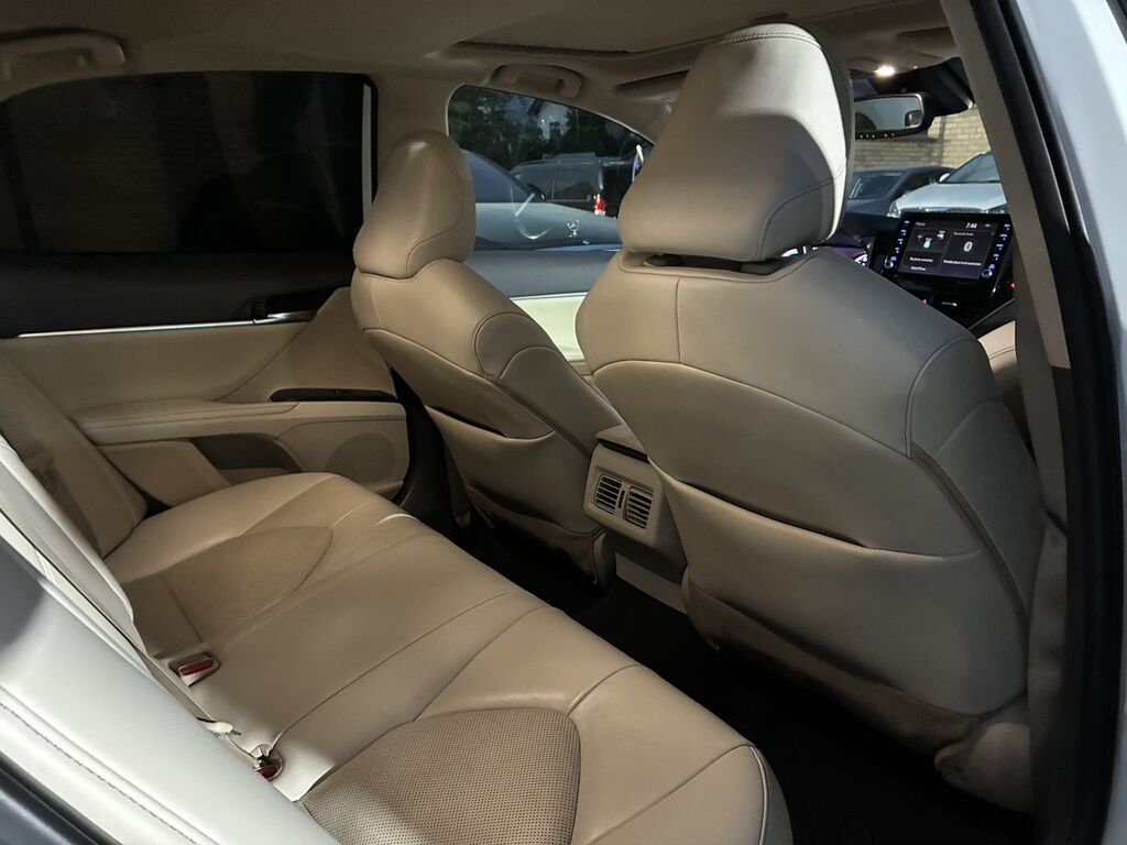 Toyota Camry: 2021 г., 2.5 л, Автомат, Гибрид, Седан: фото 8