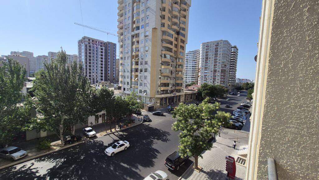 Yasamal, 4 otaqlı, Yeni tikili, m. Elmlər Akademiyası, 192 kv. m