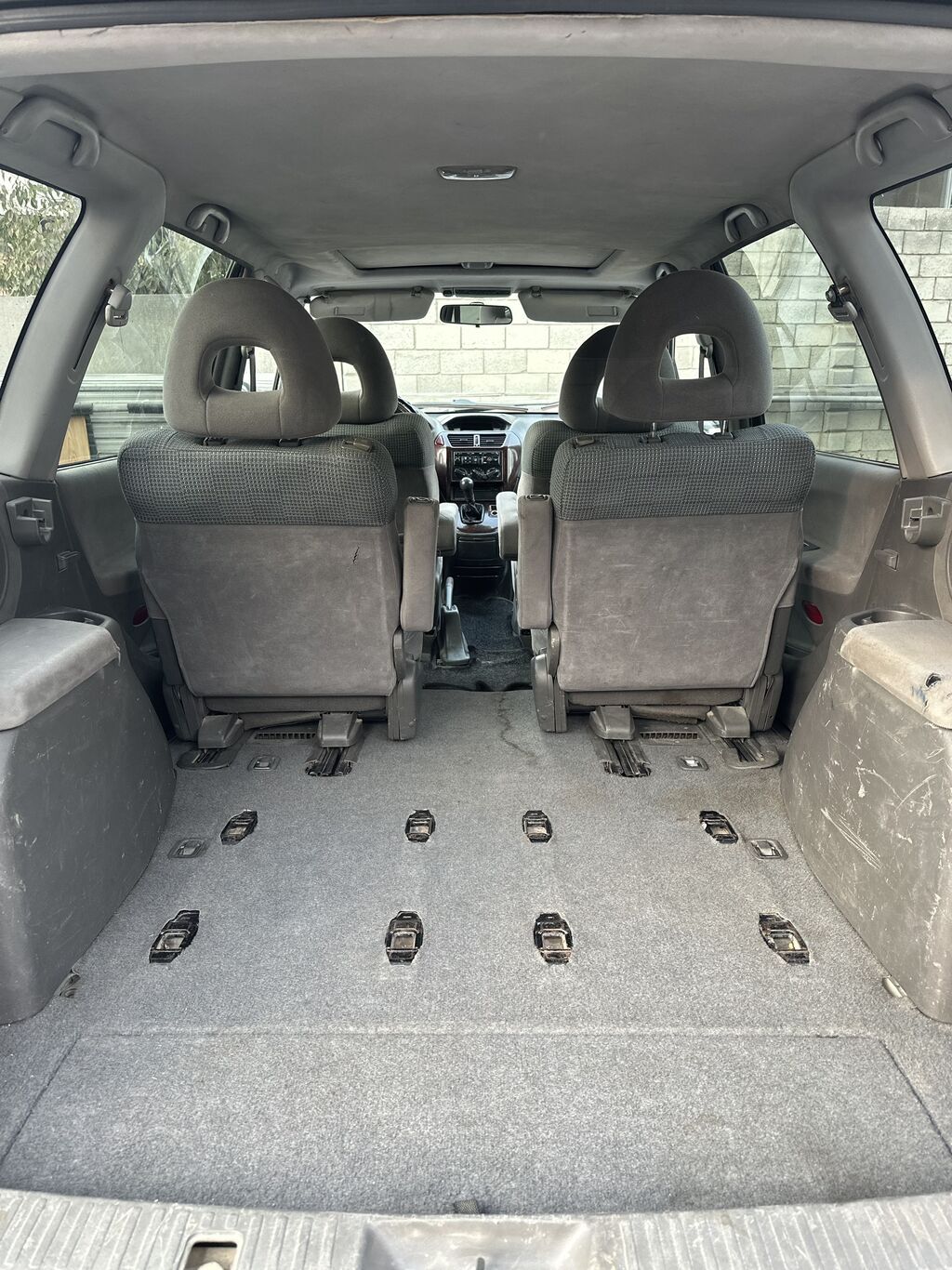 Mitsubishi Space Wagon: 2004 г., 2.4 л, Механика, Бензин, Минивэн: фото 8