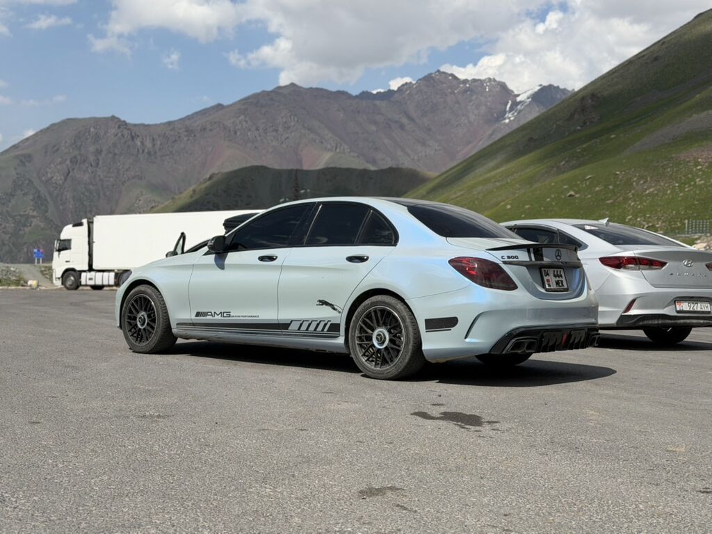 Mercedes-Benz C-Class: 2018 г., 2 л, Автомат, Бензин, Седан: фото 2