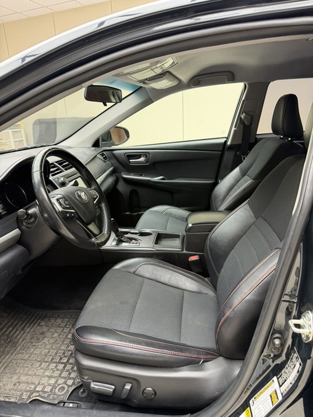 Toyota Camry: 2017 г., 2.5 л, Автомат, Бензин, Седан: фото 8
