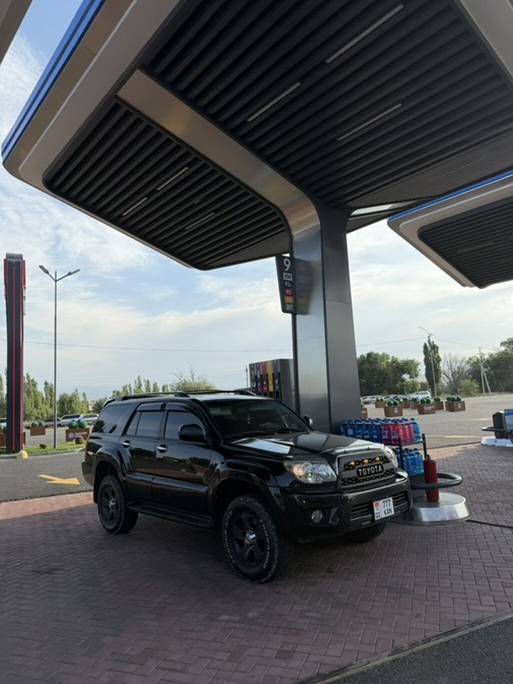 Toyota 4Runner: 2008 г., 4 л, Автомат, Газ, Внедорожник — фото 2