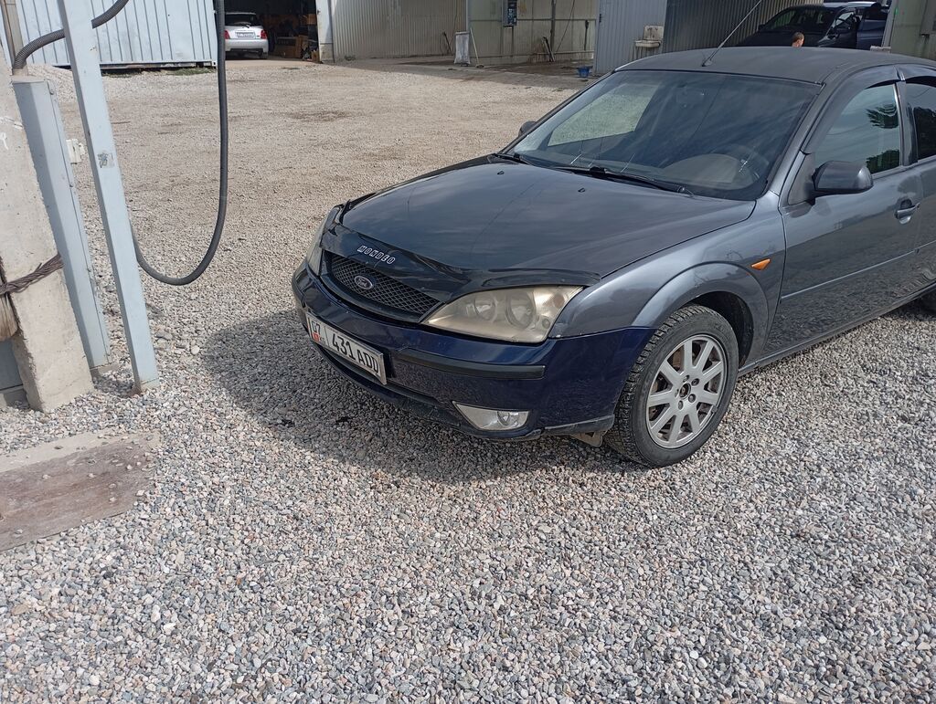 Ford Mondeo: 2002 г., 2 л, Механика, Бензин, Седан: фото 1