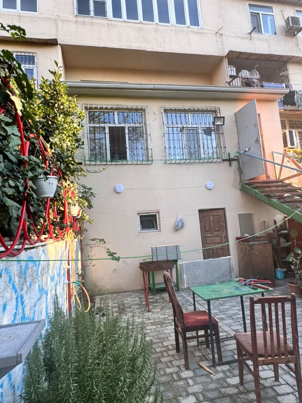 Bakı, 4 otaqlı, Köhnə tikili, 100 kv. m