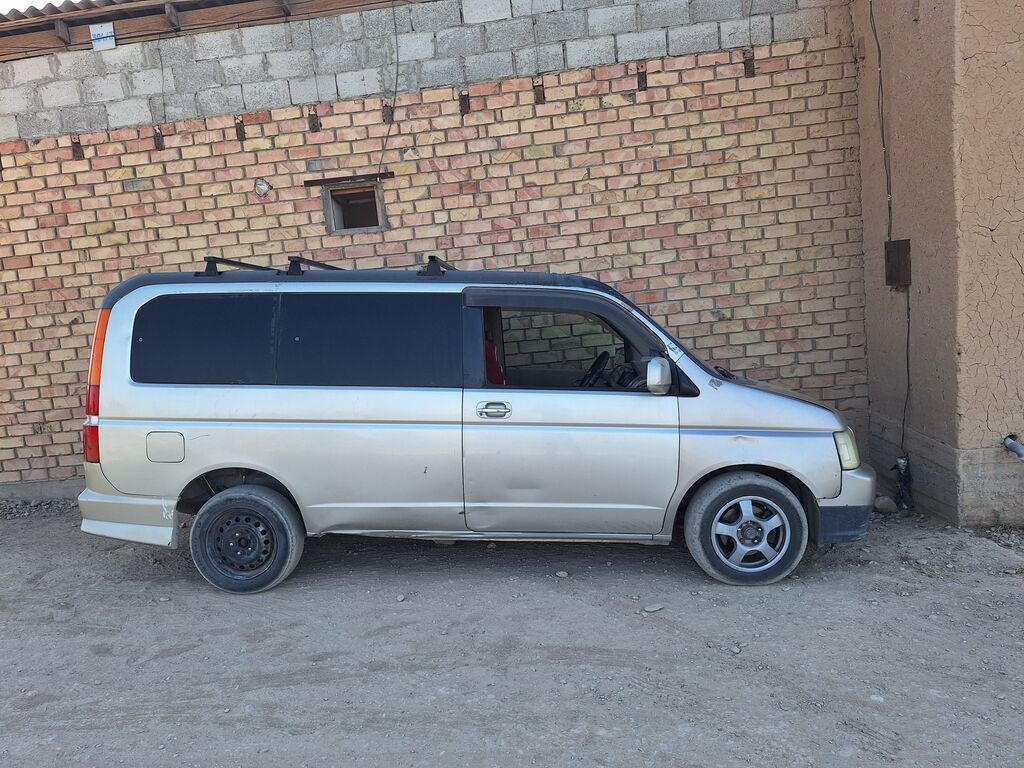 Honda Stepwgn: 2003 г., Автомат, Газ, Минивэн: фото 2