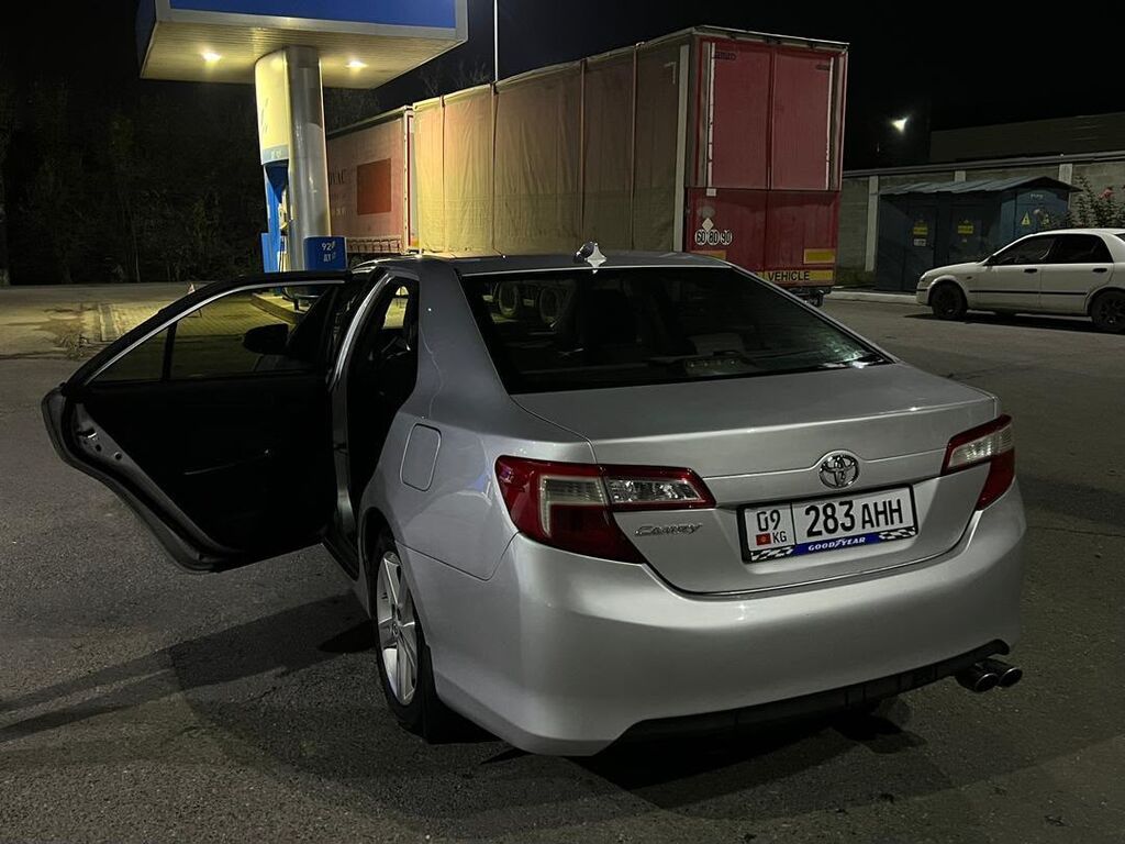 Toyota Camry: 2012 г., 2.5 л, Автомат, Бензин, Седан: фото 3