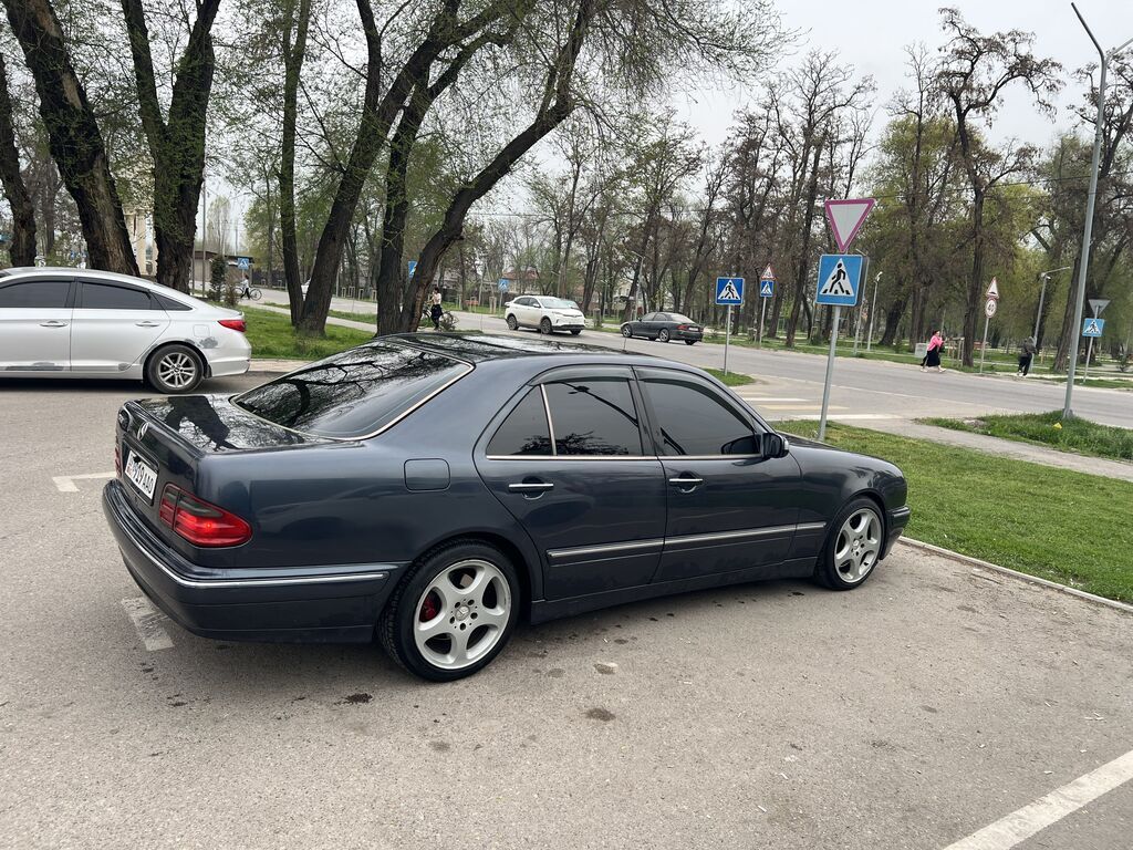 Mercedes-Benz E-Class: 2001 г., 4.3 л, Автомат, Бензин, Седан: фото 5