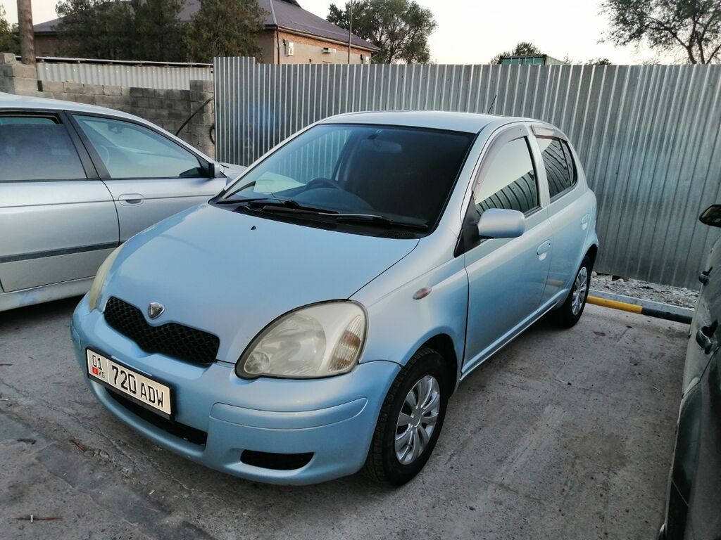 Toyota Vitz: 2003 г., 1.3 л, Автомат, Бензин, Хэтчбэк: фото 2
