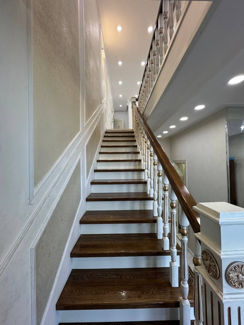 6 комнат и более, 220 м², 9 соток, Бишкек, Ак-Орго ж/м Собственник: фото 8