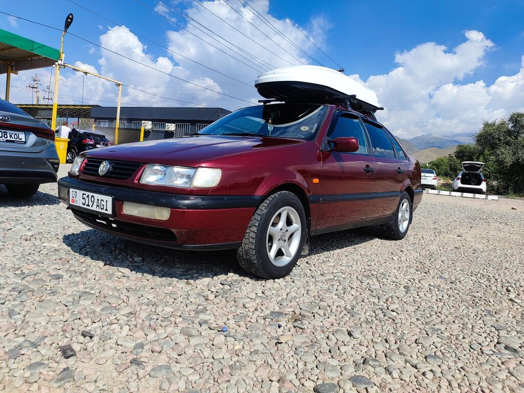 Volkswagen Passat: 1994 г., 1.8 л, Механика, Бензин, Седан: фото 2