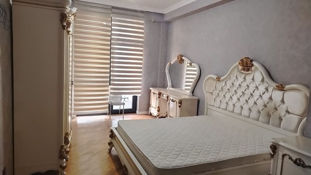 3 otaqlı, Yeni tikili, 165 kv. m