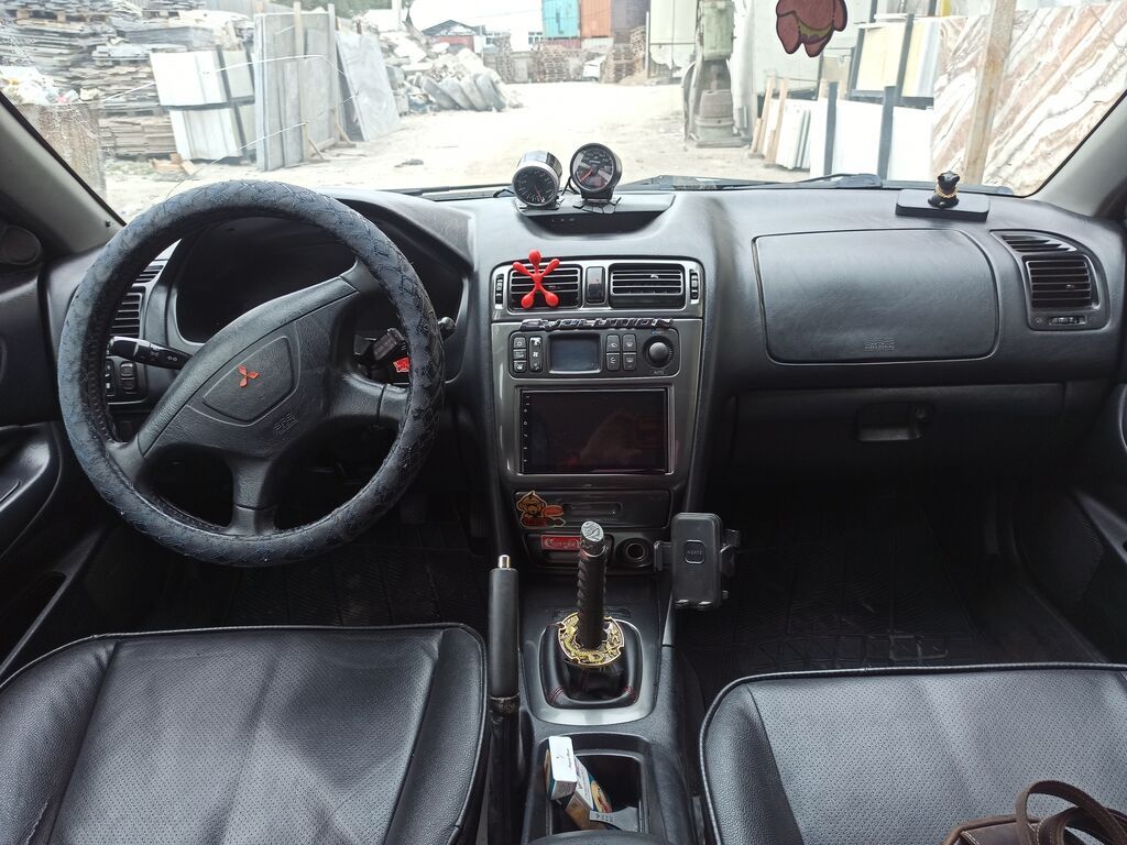 Mitsubishi Galant: 2002 г., 2.5 л, Автомат, Бензин, Седан: фото 3