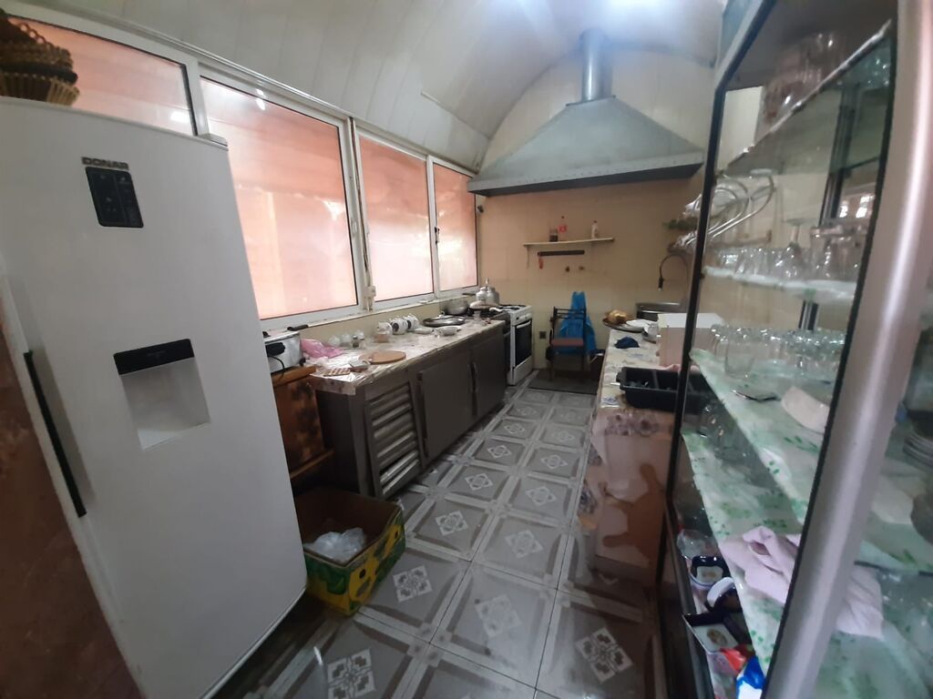 Ehmedide Xəzər yolun üstündə yerləşir Arendadi hazir indi 2000di