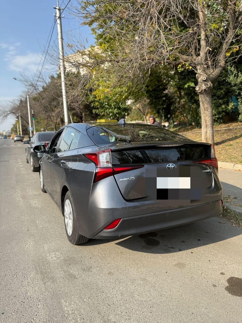 Toyota Prius: 2020 г., Вариатор, Гибрид, Хэтчбэк: фото 2