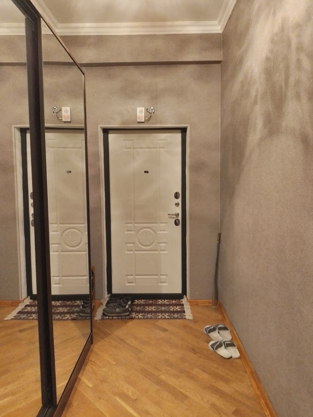 Yasamal, 3 otaqlı, Yeni tikili, m. Elmlər Akademiyası, 130 kv. m