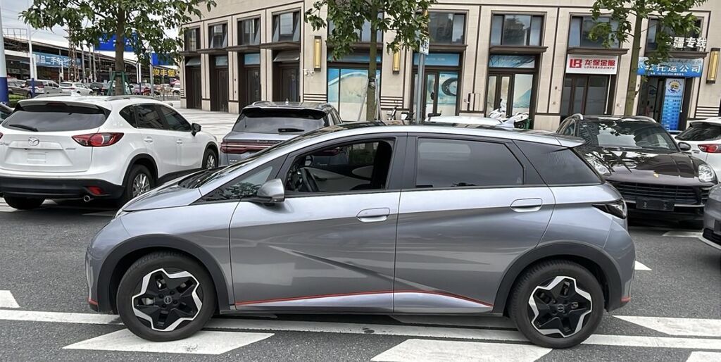 BYD Dolphin: 2022 г., Электромобиль, Хэтчбэк: фото 5