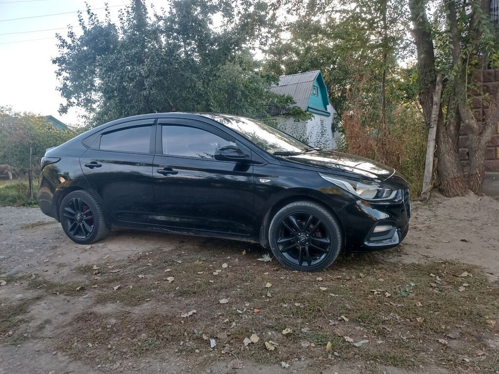 Hyundai Accent: 2017 г., 1.6 л, Механика, Бензин, Седан: фото 1