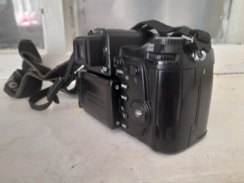 Продаю фото апарат Nikon-E-8800.свё работает.одом за 15тс.окончателно: фото 3