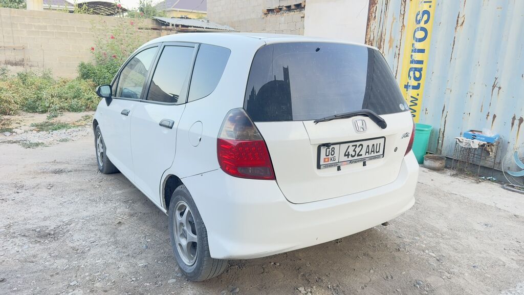Honda Fit: 2007 г., 1.3 л, Автомат, Бензин, Хэтчбэк: фото 5