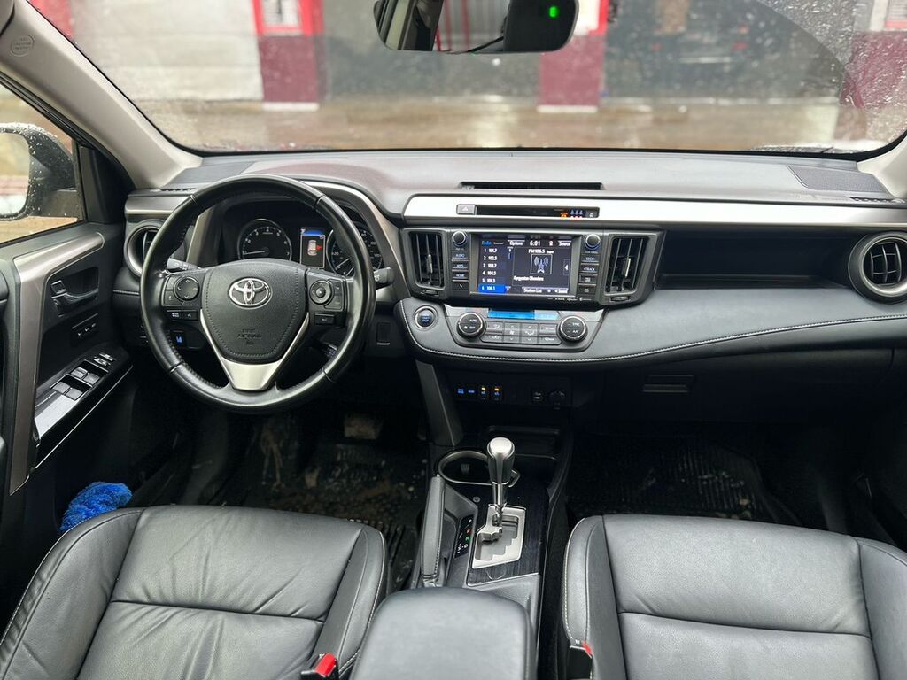 Toyota RAV4: 2018 г., 2.5 л, Автомат, Бензин, Кроссовер: фото 2
