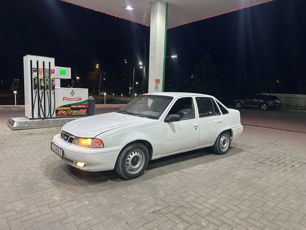 Daewoo Nexia: 1997 г., 1.5 л, Механика, Бензин, Седан: фото 1