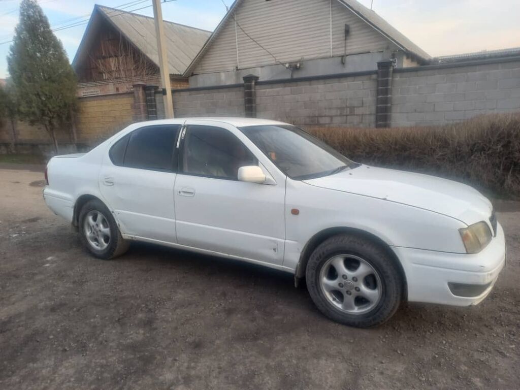 Toyota Camry: 1995 г., 2 л, Автомат, Бензин, Седан: фото 2