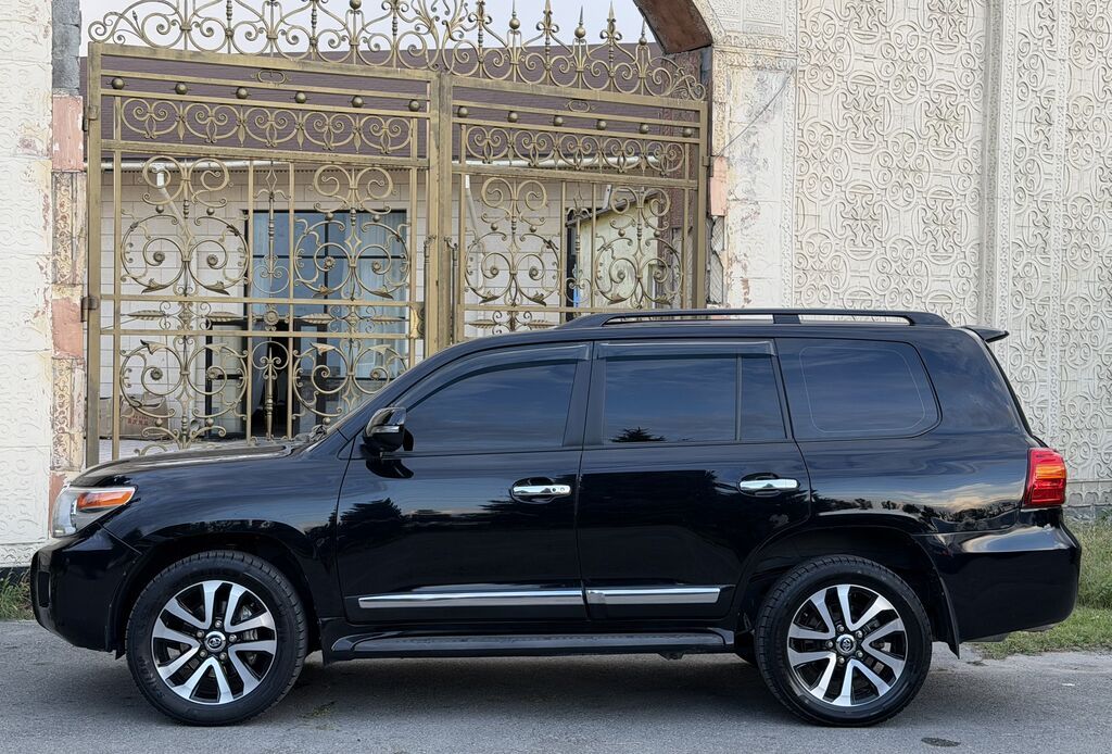 Toyota Land Cruiser: 2013 г., 4 л, Автомат, Газ, Внедорожник: фото 4