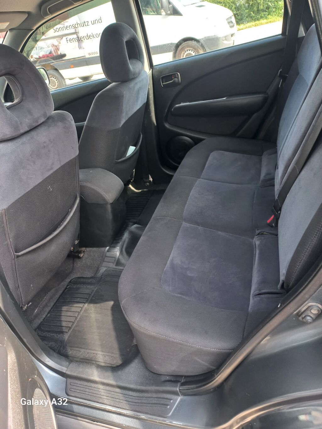 Mitsubishi Outlander: 2003 г., 2 л, Механика, Бензин, Кроссовер — фото 3