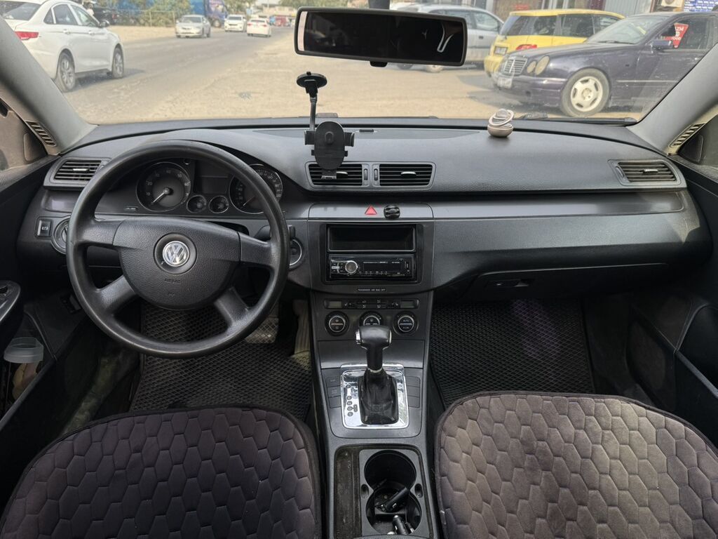 Volkswagen Passat: 2005 г., 2 л, Автомат, Бензин, Седан: фото 7