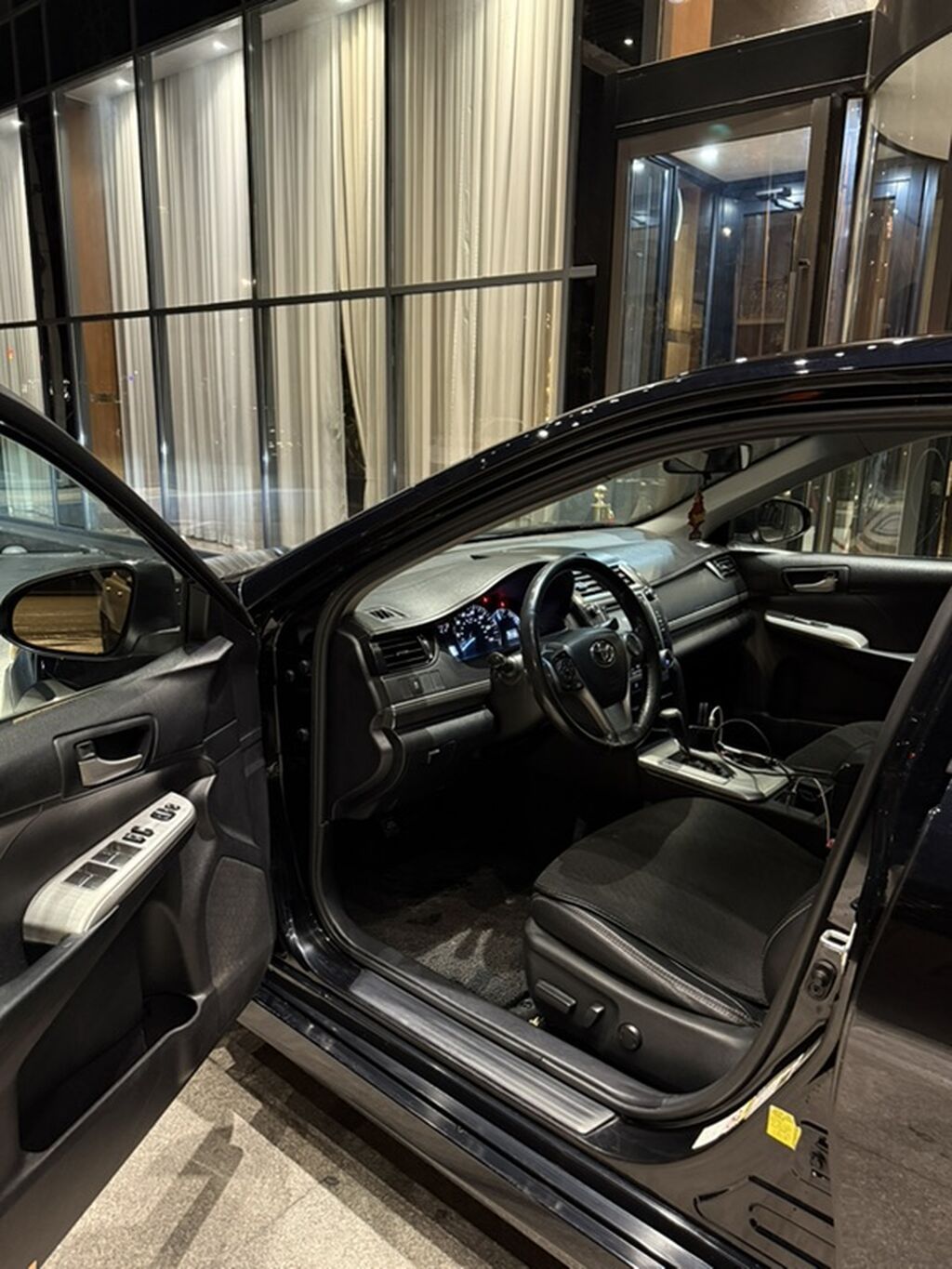 Toyota Camry: 2012 г., 2.5 л, Автомат, Бензин, Седан: фото 2