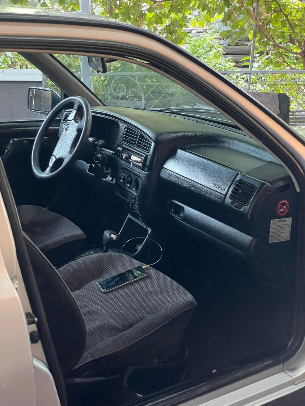 Volkswagen Golf: 1996 г., 2 л, Автомат, Бензин, Хэтчбэк: фото 4