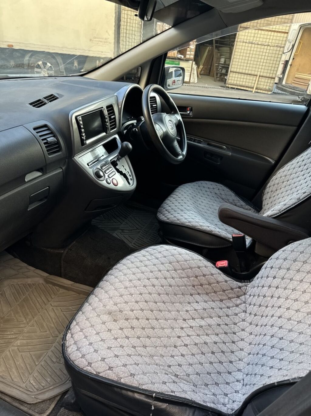 Toyota WISH: 2003 г., 1.8 л, Автомат, Бензин, Минивэн: фото 4