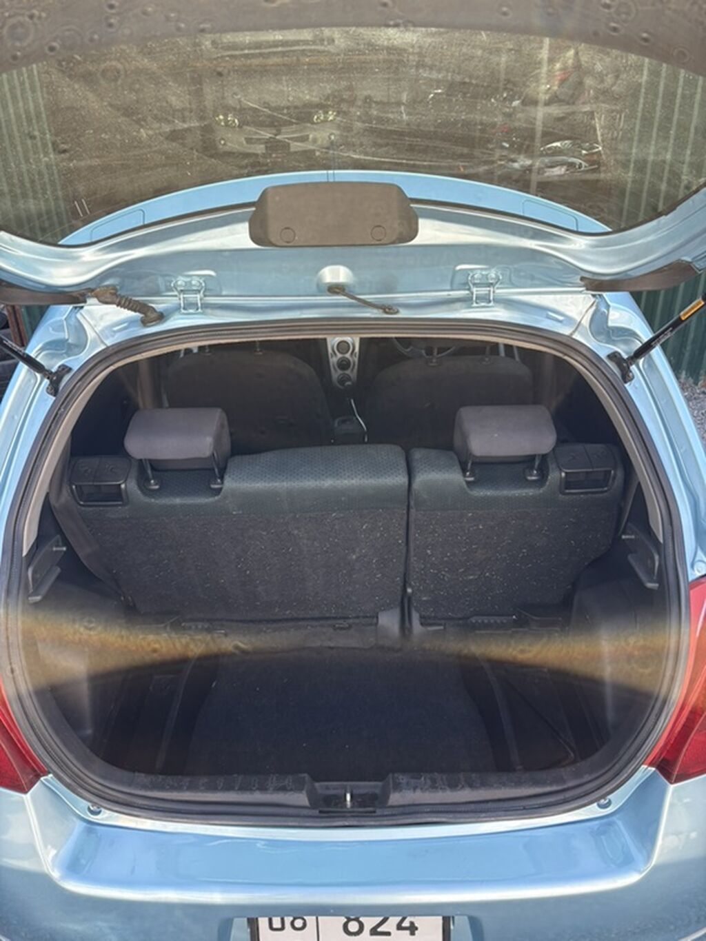 Toyota Vitz: 2005 г., 1.5 л, Автомат, Бензин, Хэтчбэк: фото 7