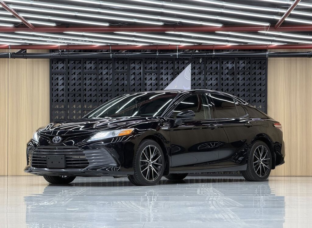 Toyota Camry: 2020 г., 2.5 л, Автомат, Гибрид, Седан: фото 4