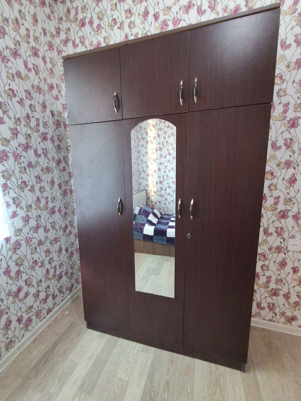 86 kv. m, 3 otaqlı, Kommunal xətlər qoşulmayıb