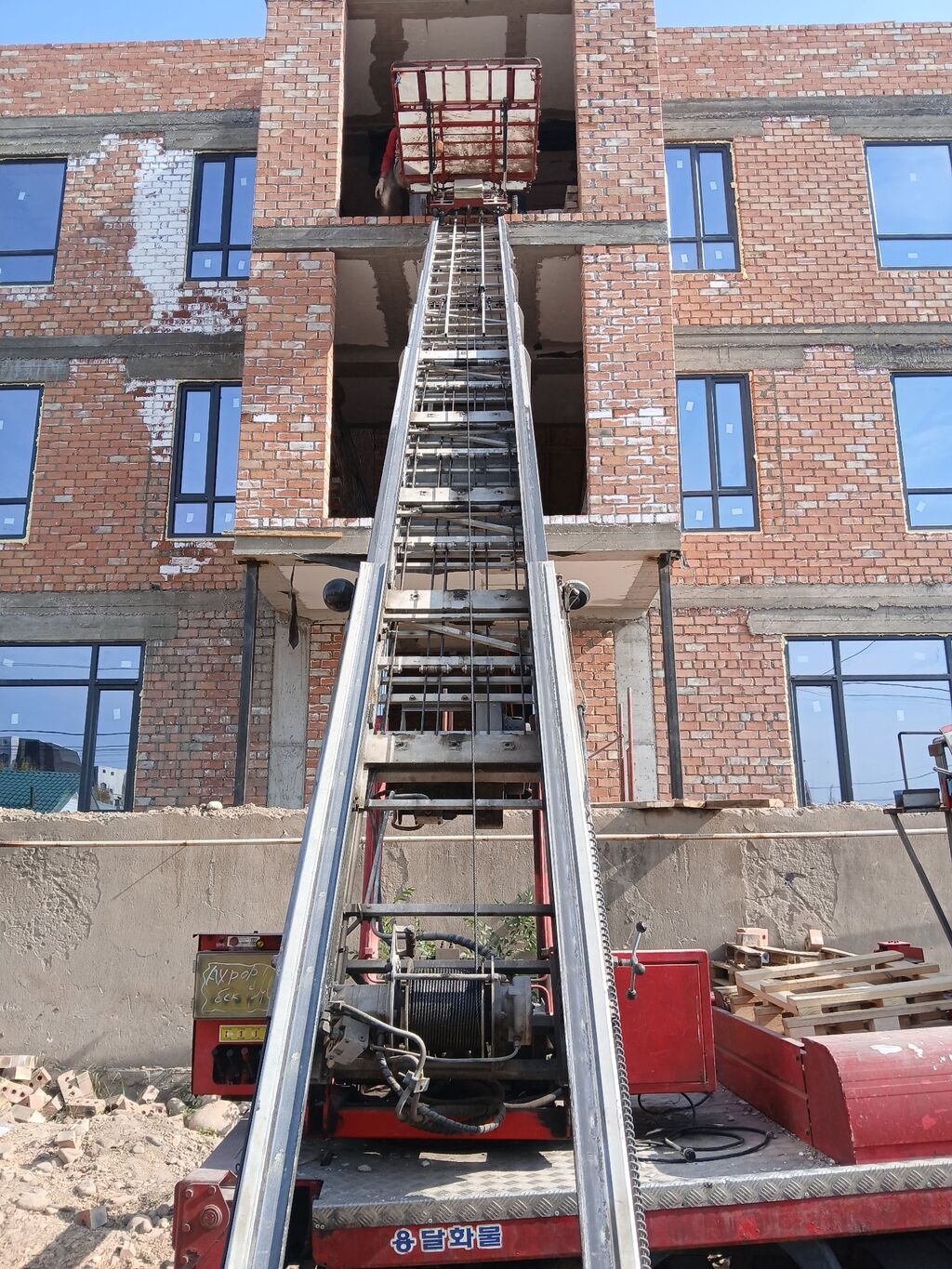 Автолифт услуги 25 метров поднимаем : СТРОЙ МАТЕРИАЛЫ: фото 4