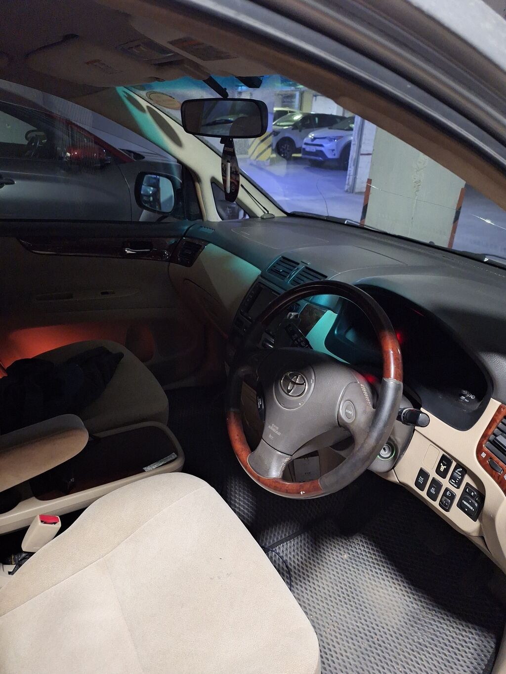 Toyota Ipsum: 2003 г., 2.4 л, Автомат, Бензин, Минивэн: фото 5