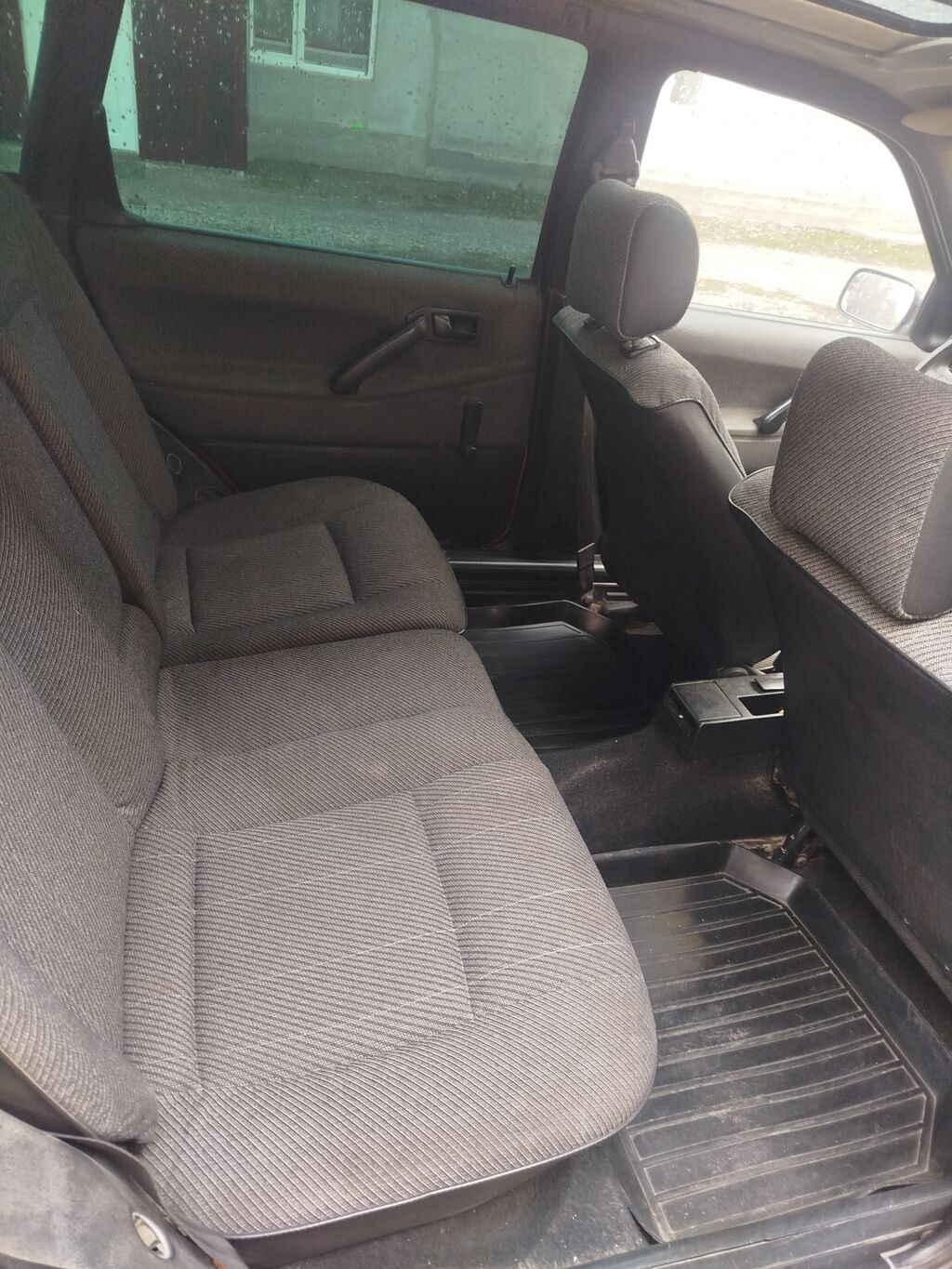 Volkswagen Passat Variant: 1989 г., 1.8 л, Механика, Бензин, Универсал: фото 4