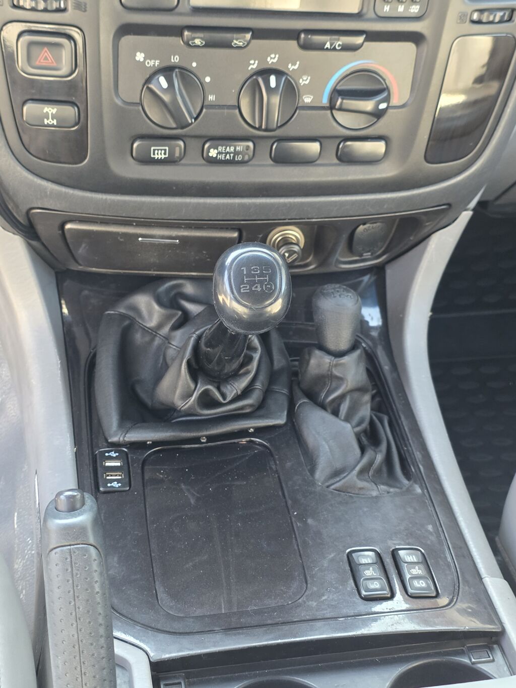Toyota Land Cruiser: 2001 г., 4.5 л, Механика, Газ, Внедорожник: фото 8