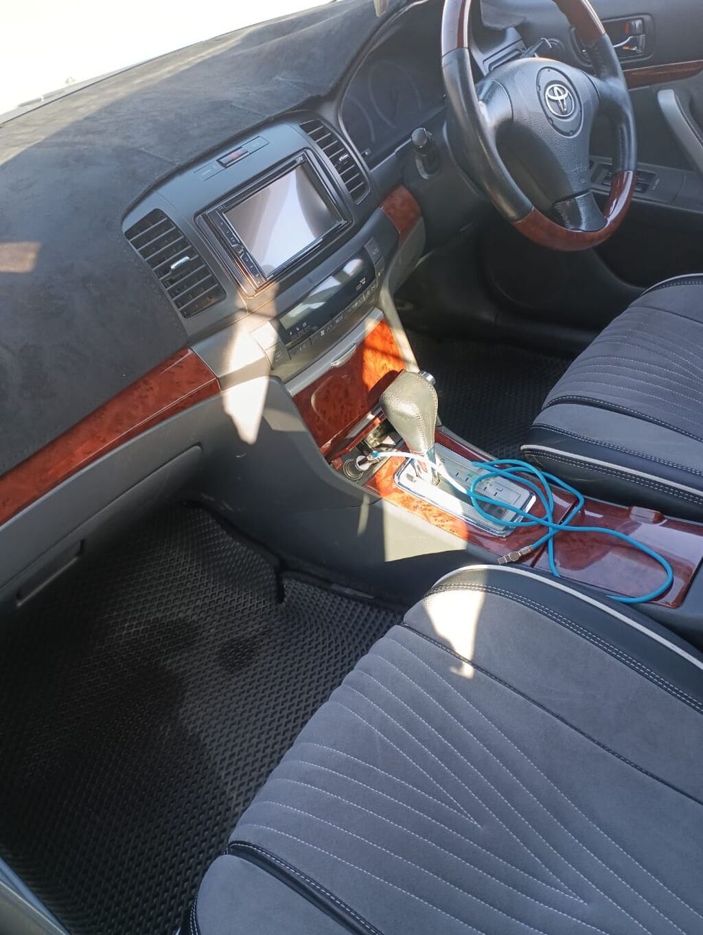 Toyota Allion: 2004 г., Автомат, Седан: фото 5