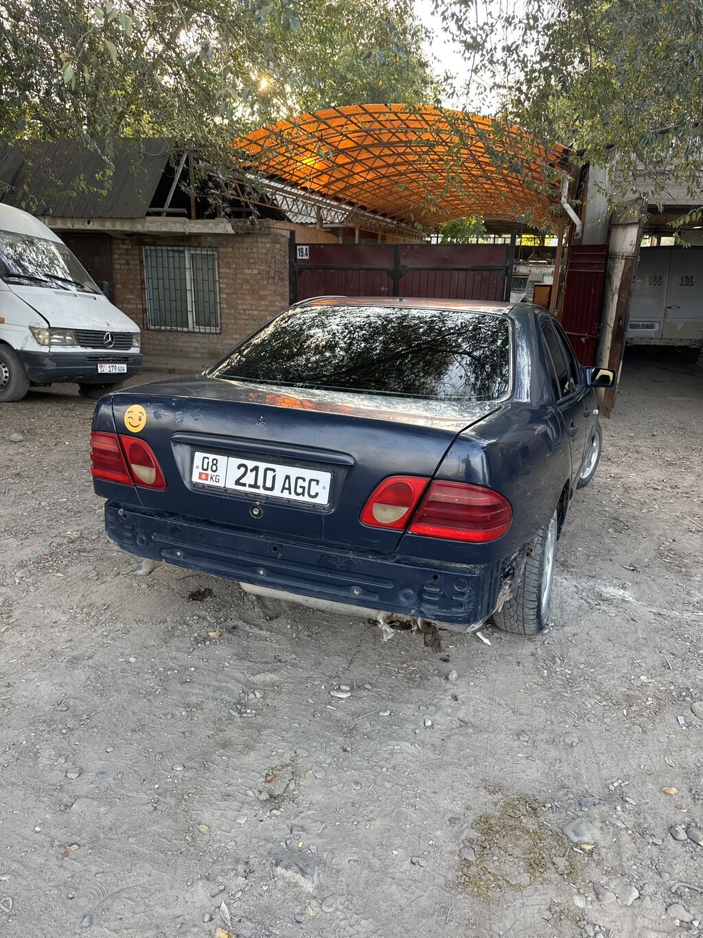 Mercedes-Benz E-Class: 1996 г., 2.2 л, Механика, Бензин, Седан: фото 4