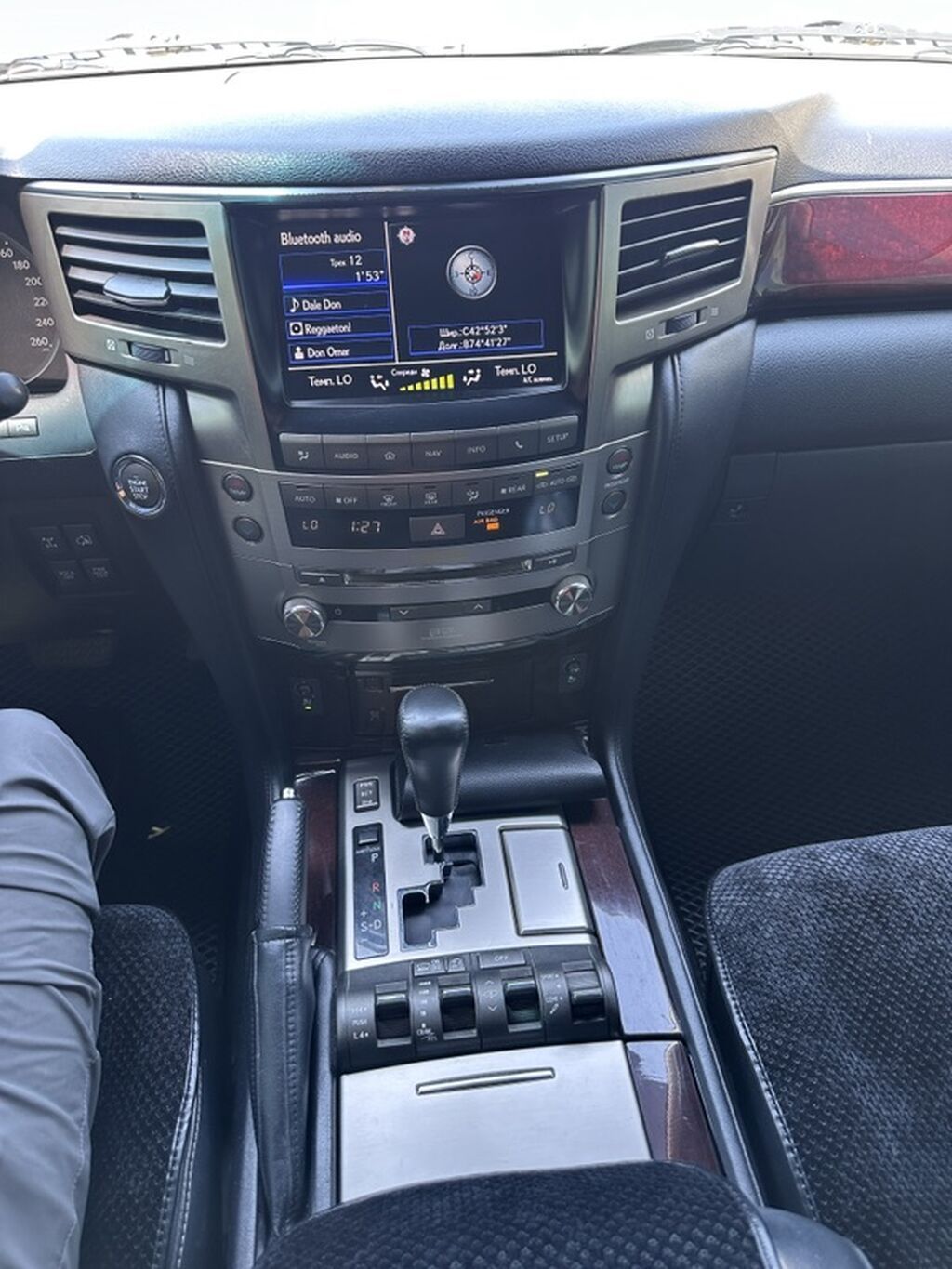Lexus LX: 2012 г., 5.7 л, Автомат, Бензин, Внедорожник: фото 7