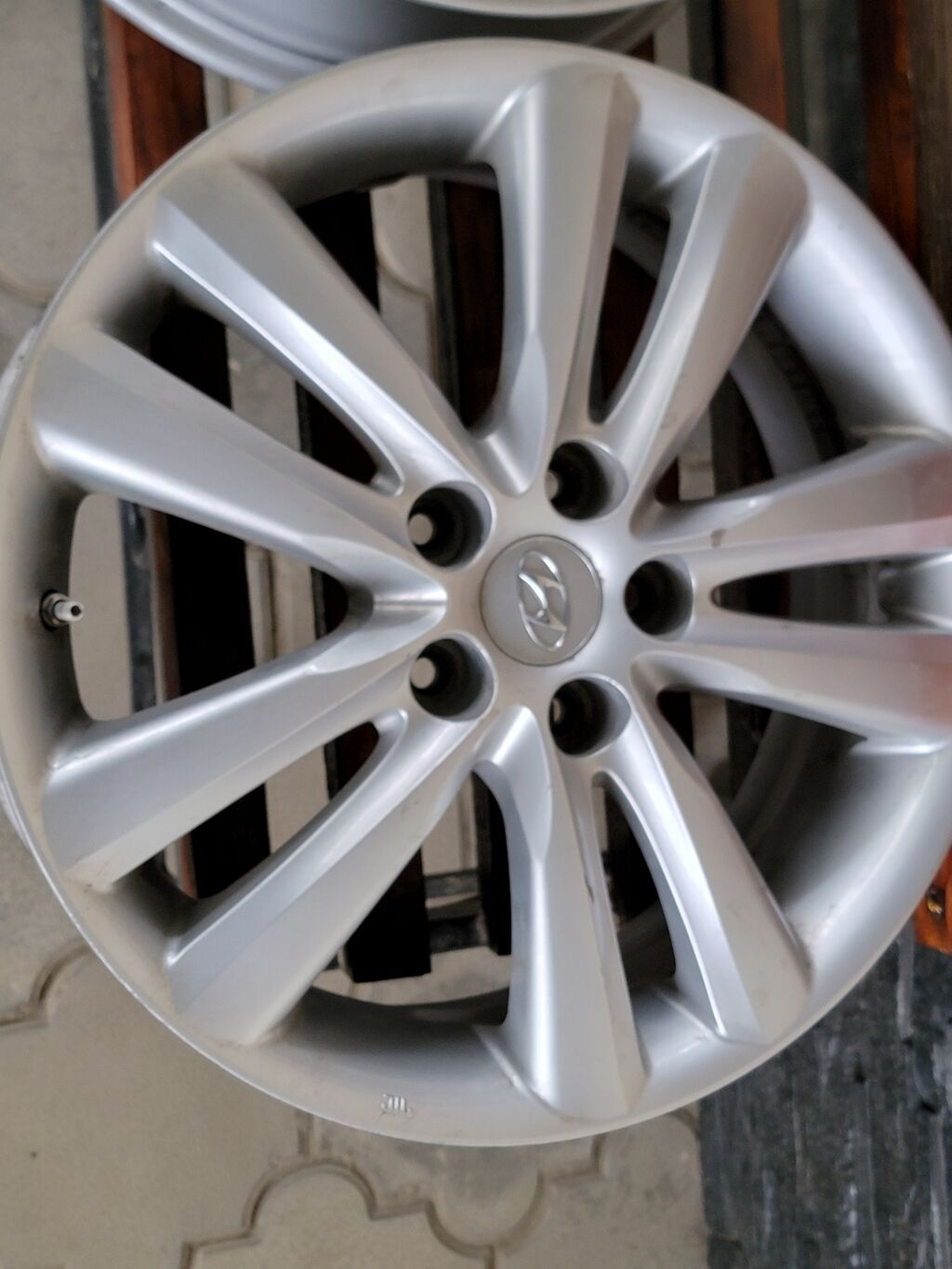 Литые Диски R 18 Hyundai, Комплект, отверстий - 5, Б/у: фото 1
