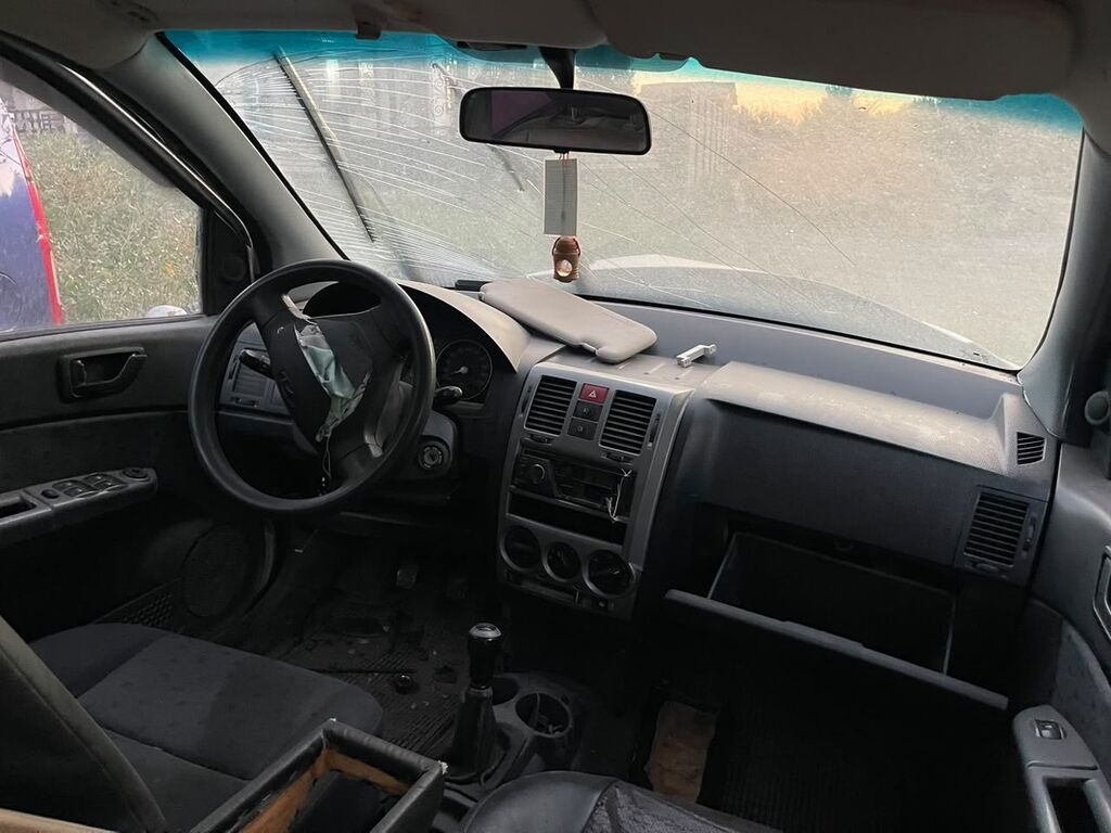 Hyundai Getz, 5‑дверный хэтчбек, серебристый цвет, на легкосплавных: фото 5